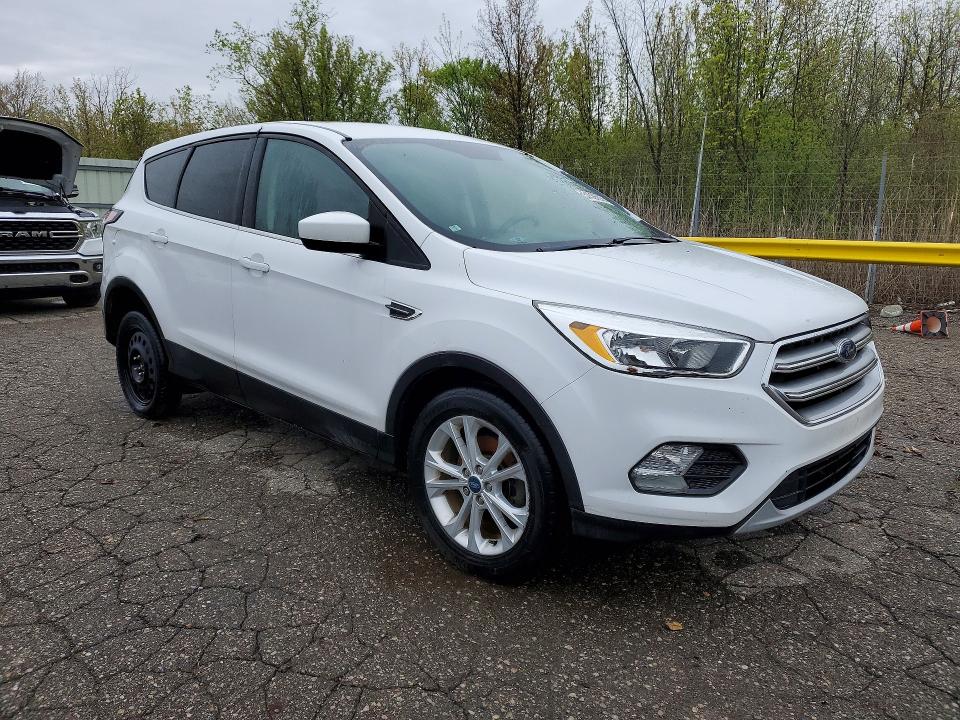 Auction sale of the 2017 Ford Escape, vin: 1FMCU0GD9HUC63386, lot number: 51598676