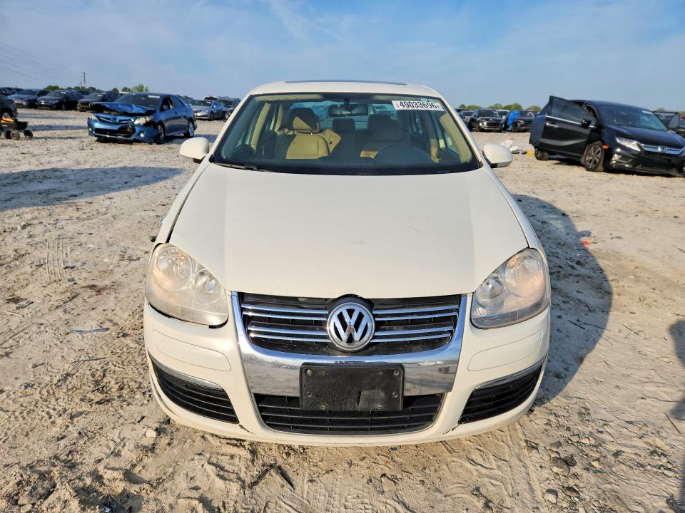49033696 :رقم المزاد ، 3VWRM71K38M005655 vin ، 2008 Volkswagen Jetta مزاد بيع