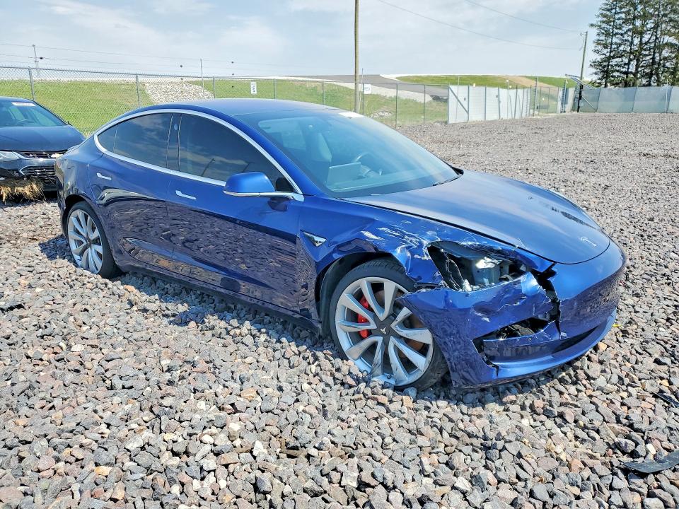 49290116 :رقم المزاد ، 5YJ3E1EB5JF072314 vin ، 2018 Tesla Model 3 مزاد بيع