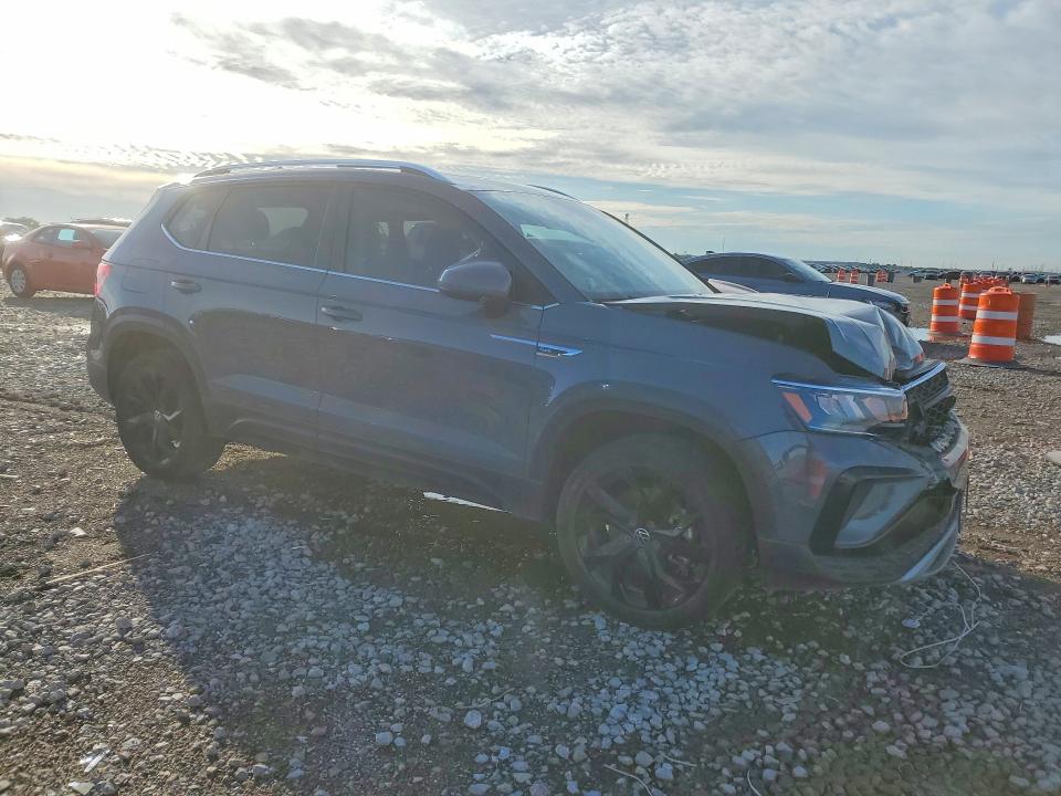 48798336 :رقم المزاد ، 3VVTX7B23NM064717 vin ، 2022 Volkswagen Taos مزاد بيع