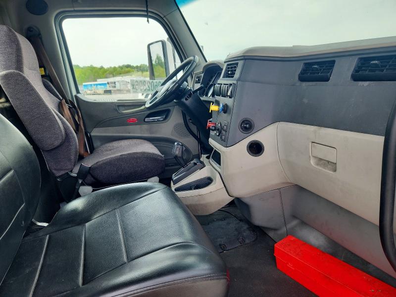 Продажа на аукционе авто 2018 Peterbilt 579, vin: 1XPBA48X4JD478378, номер лота: 50602896