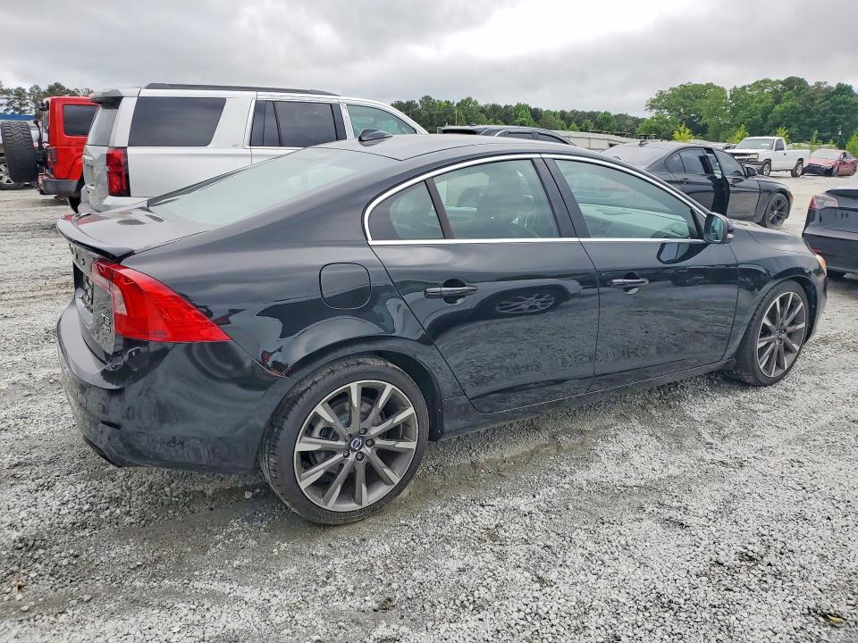 51155906 :رقم المزاد ، YV1612TM5F1359343 vin ، 2015 Volvo S60 مزاد بيع
