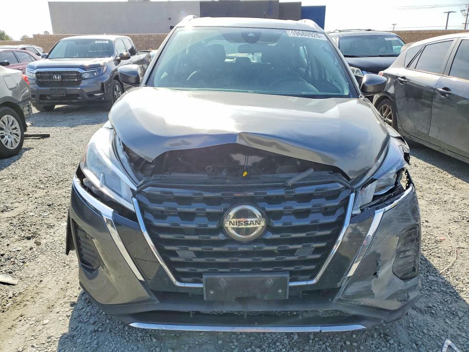 49680926 :رقم المزاد ، 3N1CP5CV9ML471444 vin ، 2021 Nissan Kicks مزاد بيع