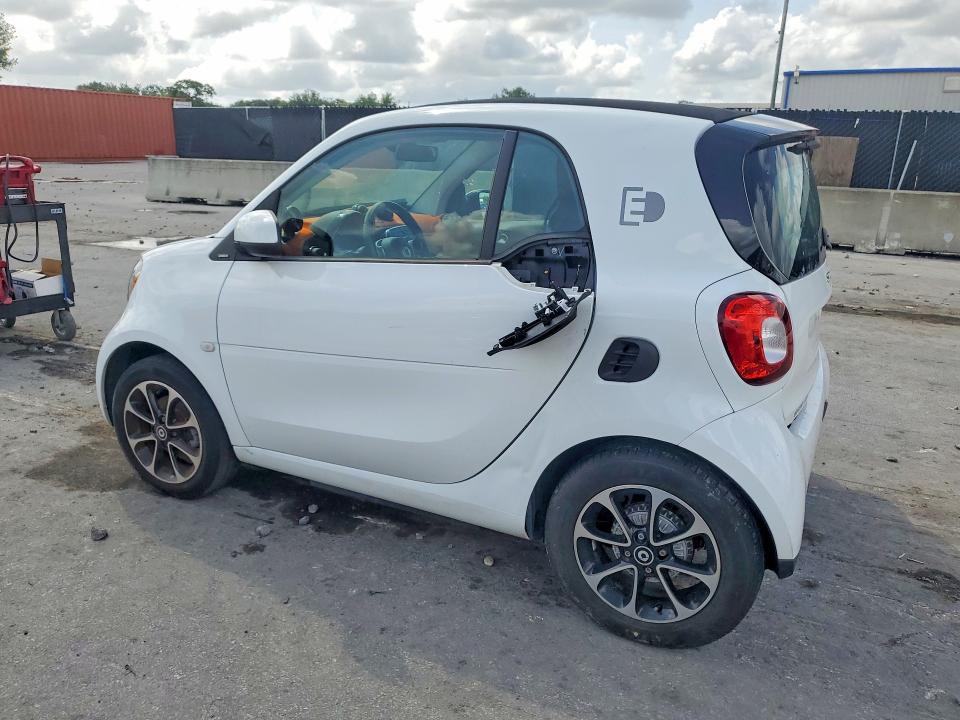 Aukcja sprzedaży 2017 Smart Fortwo, vin: WMEFJ9BA1HK229984, numer aukcji: 48417796