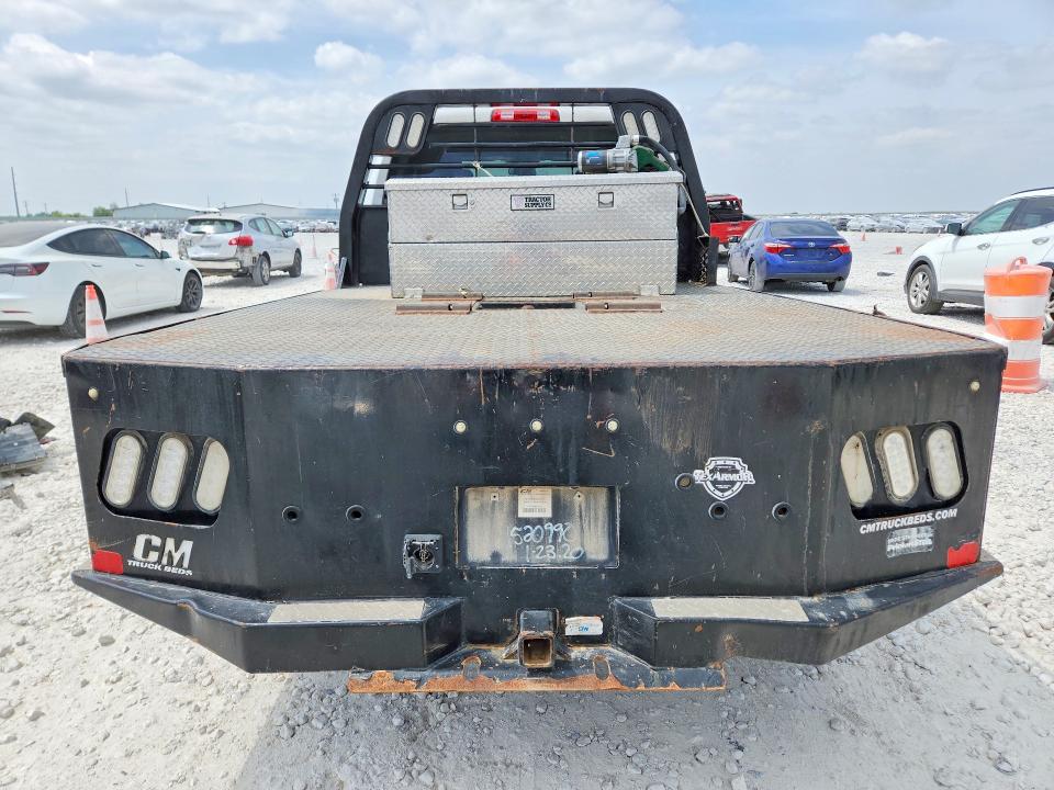 48309126 :رقم المزاد ، 3C6UR5HL1JG388444 vin ، 2018 Ram 2500 مزاد بيع