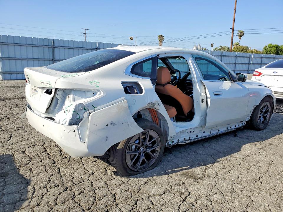 51122826 :رقم المزاد ، WBY23HD06SFV70043 vin ، 2025 Bmw I4 مزاد بيع