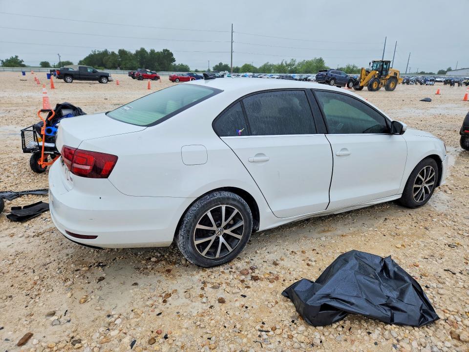 50644986 :رقم المزاد ، 3VWB67AJXHM321184 vin ، 2017 Volkswagen Jetta مزاد بيع