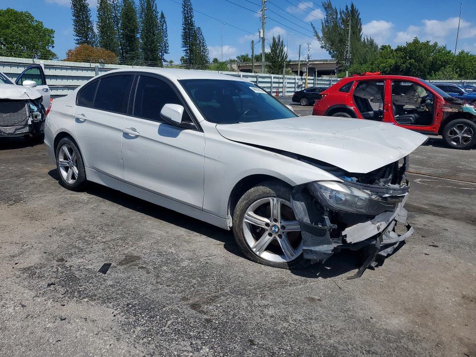 49855666 :رقم المزاد ، WBA3B1G56ENT01099 vin ، 2014 Bmw 320 مزاد بيع