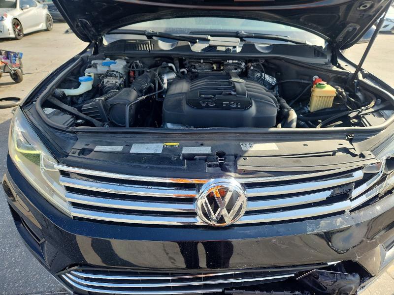 48259636 :رقم المزاد ، WVGGF7BP7HD004689 vin ، 2017 Volkswagen Touareg مزاد بيع