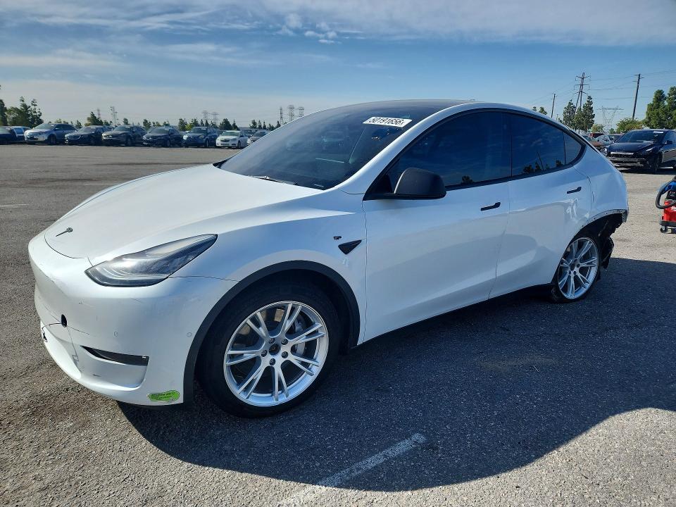 50191656 :رقم المزاد ، 7SAYGDEE2NF323309 vin ، 2022 Tesla Model Y مزاد بيع