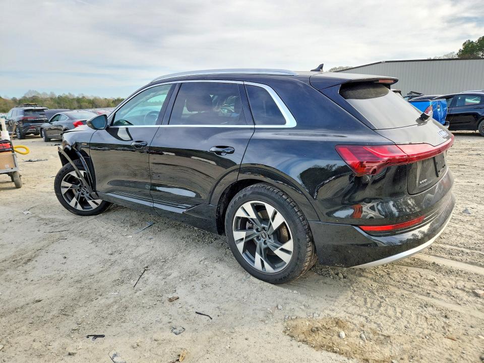 48457096 :رقم المزاد ، WA1AAAGE9MB011267 vin ، 2021 Audi E-tron مزاد بيع
