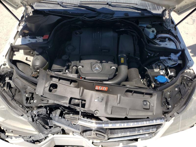 2013 Mercedes-benz C მანქანა იყიდება აუქციონზე, vin: WDDGF4HB8DA777090, აუქციონის ნომერი: 49983686