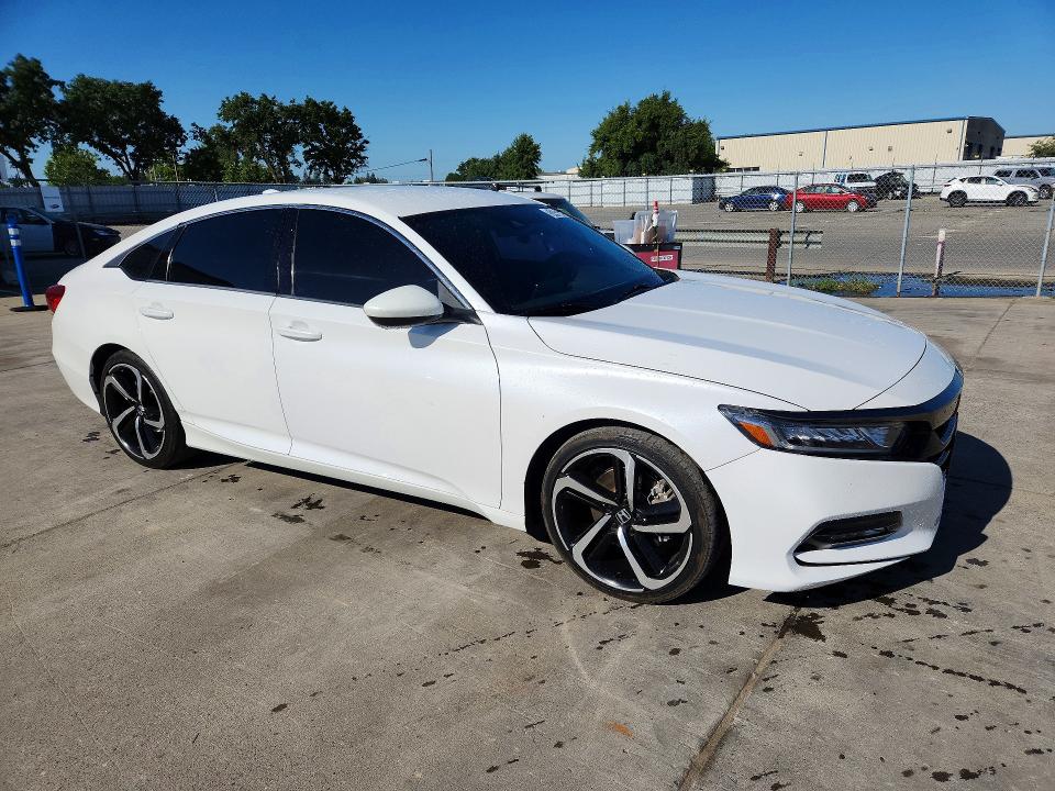 2018 Honda Accord მანქანა იყიდება აუქციონზე, vin: 1HGCV1F32JA120353, აუქციონის ნომერი: 51443446
