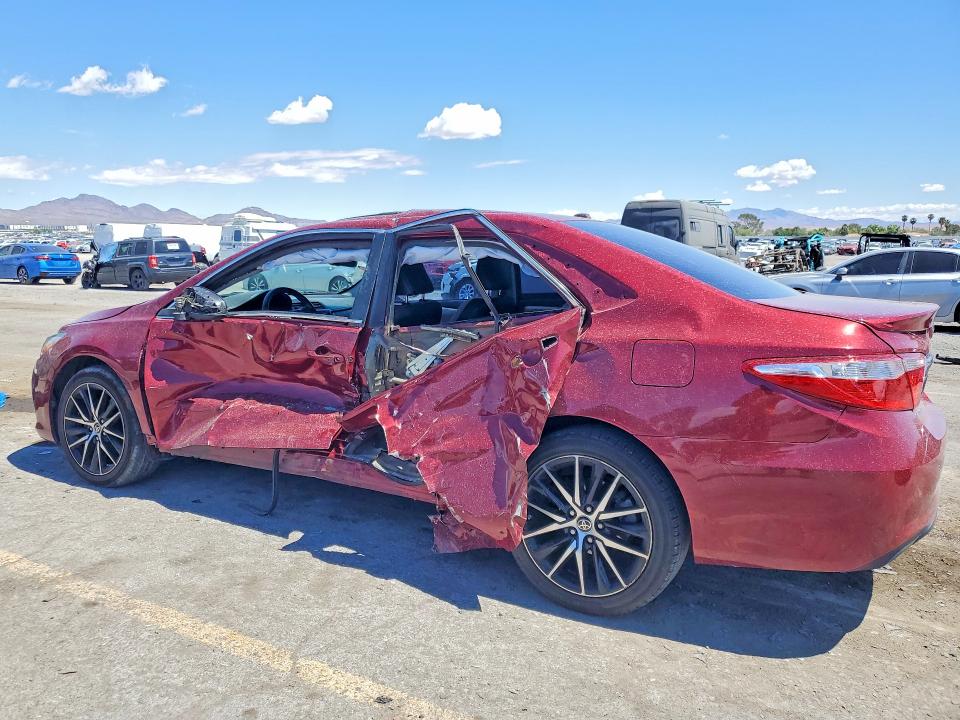 48996756 :رقم المزاد ، 4T1BF1FK0HU698759 vin ، 2017 Toyota Camry مزاد بيع