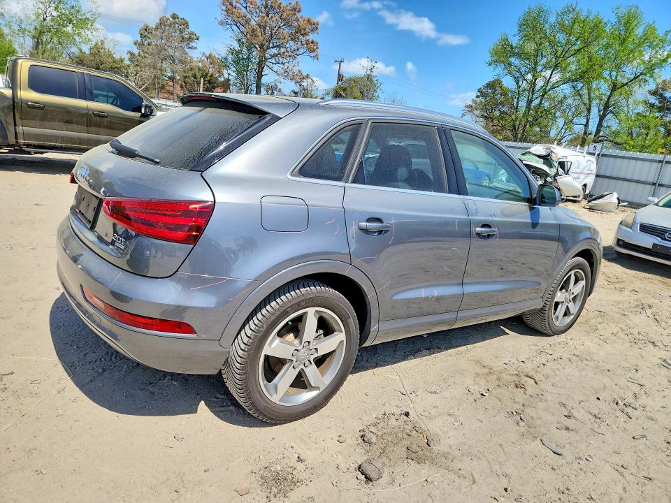 2015 Audi Q3 მანქანა იყიდება აუქციონზე, vin: WA1GFCFS8FR011513, აუქციონის ნომერი: 48330876
