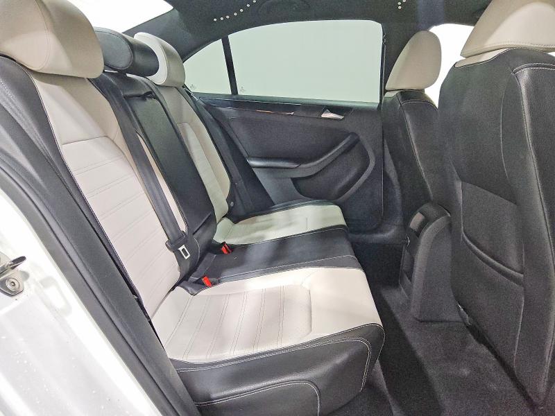 49571986 :رقم المزاد ، 3VWD17AJ8FM214011 vin ، 2015 Volkswagen Jetta مزاد بيع