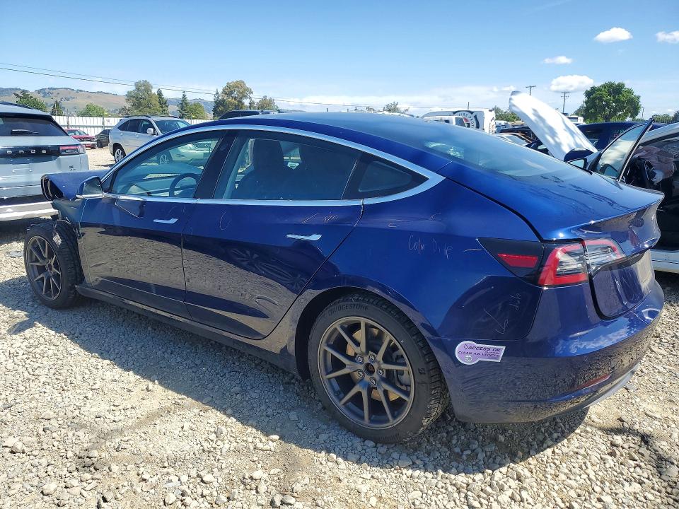 Продажа на аукционе авто 2018 Tesla Model 3, vin: 5YJ3E1EA0JF124715, номер лота: 49624956