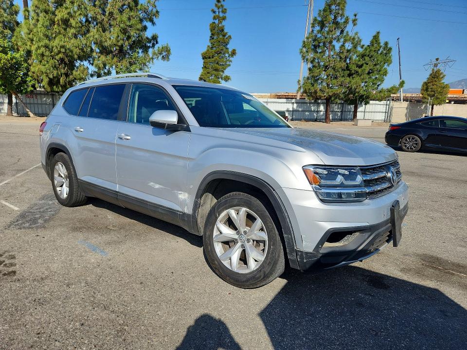 51571396 :رقم المزاد ، 1V2AR2CA9JC552900 vin ، 2018 Volkswagen Atlas مزاد بيع