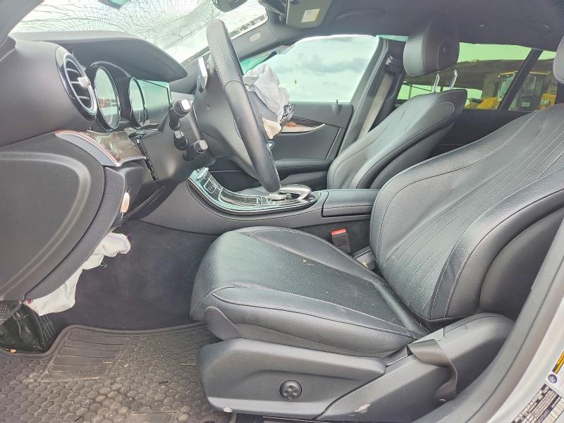 54493446 :رقم المزاد ، WDDZH6GB5JA375491 vin ، 2018 Mercedes-benz E مزاد بيع