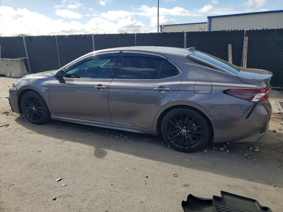 2021 Toyota Camry Hybrid მანქანა იყიდება აუქციონზე, vin: 4T1K31AK3MU565584, აუქციონის ნომერი: 48337856