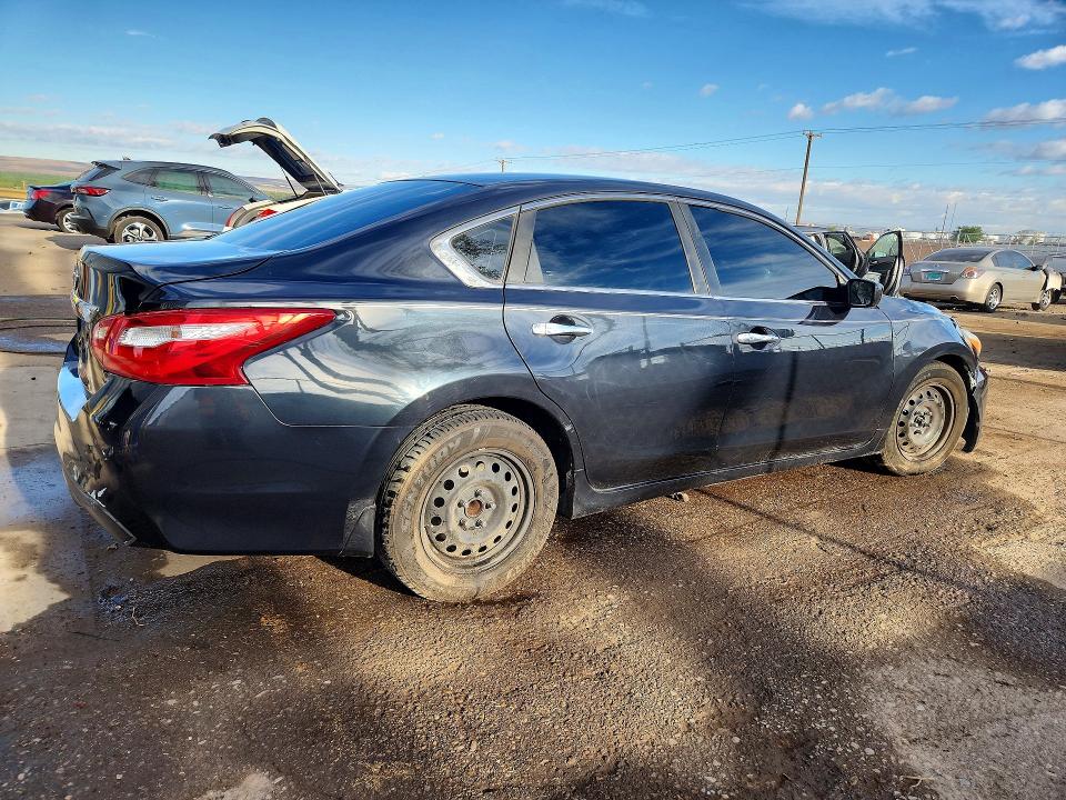 2017 Nissan Altima მანქანა იყიდება აუქციონზე, vin: 1N4AL3AP9HN319832, აუქციონის ნომერი: 49472246
