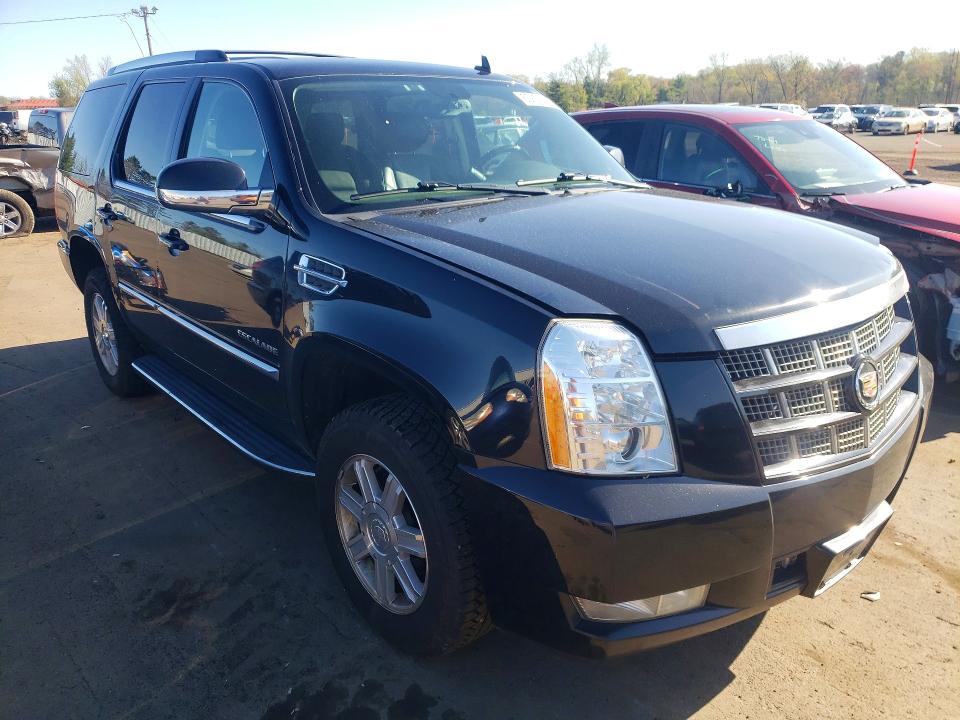 50702976 :رقم المزاد ، 1GYS4AEF4ER104990 vin ، 2014 Cadillac Escalade مزاد بيع
