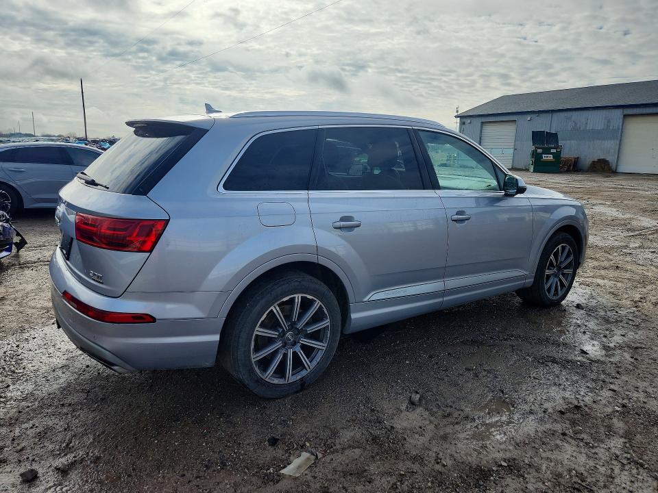 Продажа на аукционе авто 2017 Audi Q7, vin: WA1LAAF76HD005612, номер лота: 48735736