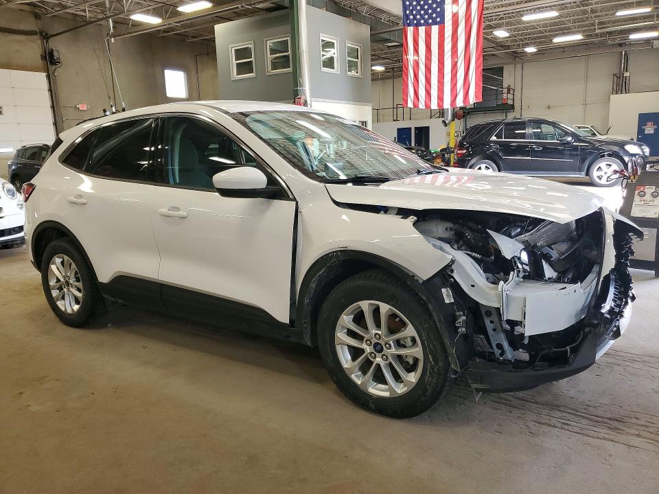 2020 Ford Escape მანქანა იყიდება აუქციონზე, vin: 1FMCU9G61LUB82056, აუქციონის ნომერი: 49217736