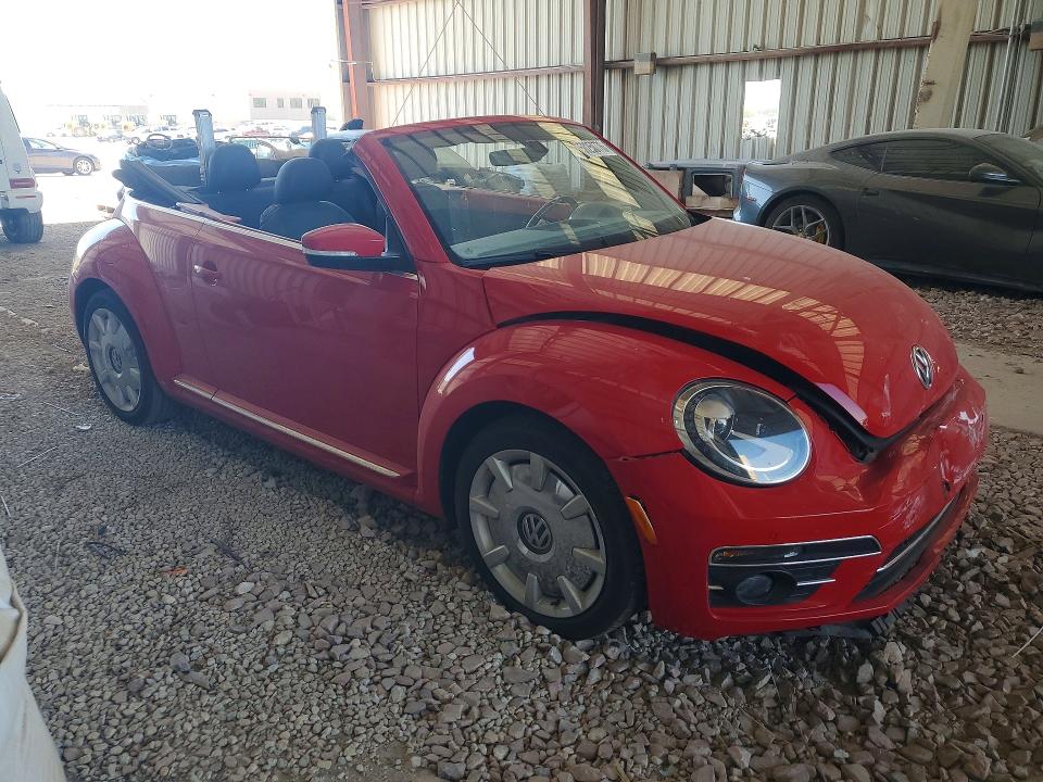 50250776 :رقم المزاد ، 3VW5DAAT6KM505420 vin ، 2019 Volkswagen Beetle مزاد بيع