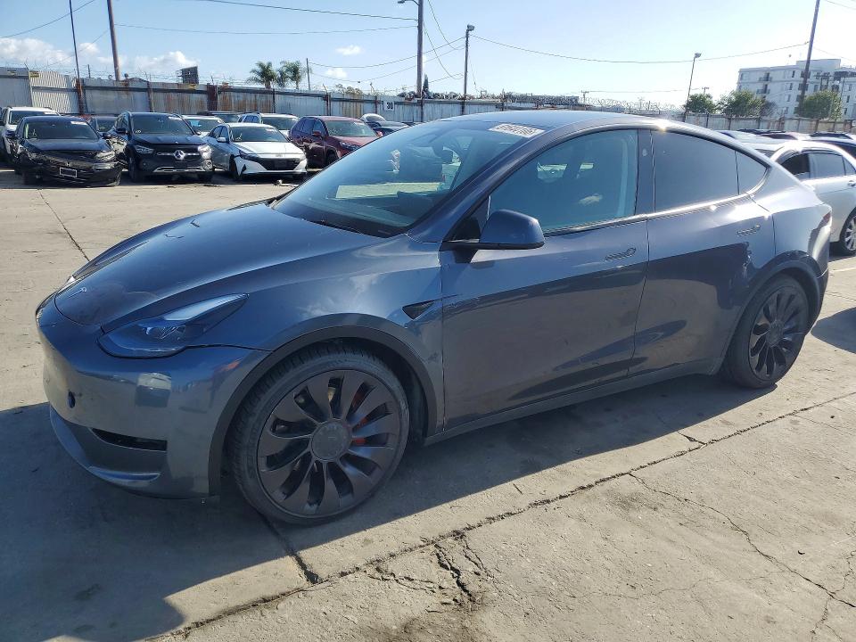 51644106 :رقم المزاد ، 7SAYGDEF2PF922044 vin ، 2023 Tesla Model Y مزاد بيع