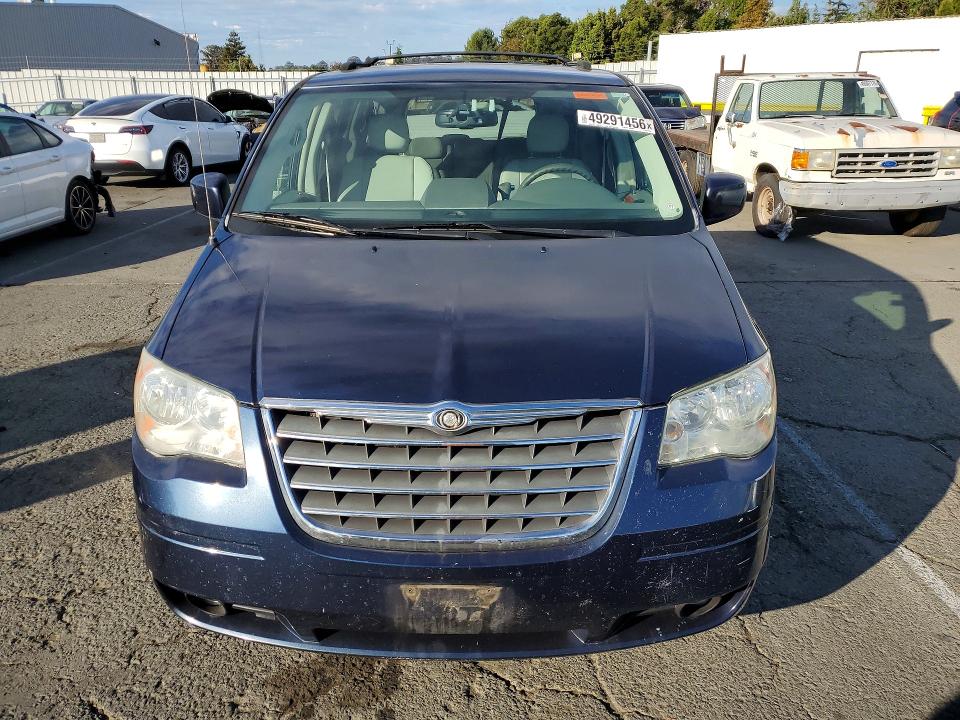 2009 Chrysler Town & Country მანქანა იყიდება აუქციონზე, vin: 2A8HR54119R614348, აუქციონის ნომერი: 49291456