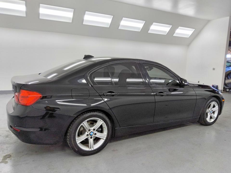 48609556 :رقم المزاد ، WBA3C1C53FP116842 vin ، 2015 Bmw 328 مزاد بيع