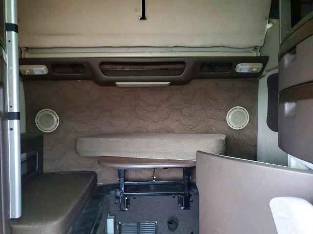 52057606 :رقم المزاد ، 4V4NC9EH8GN932447 vin ، 2016 Volvo Vn مزاد بيع