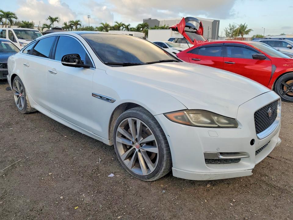 Продаж на аукціоні авто 2016 Jaguar Xj, vin: SAJWA1C74G8W01849, номер лоту: 49472546