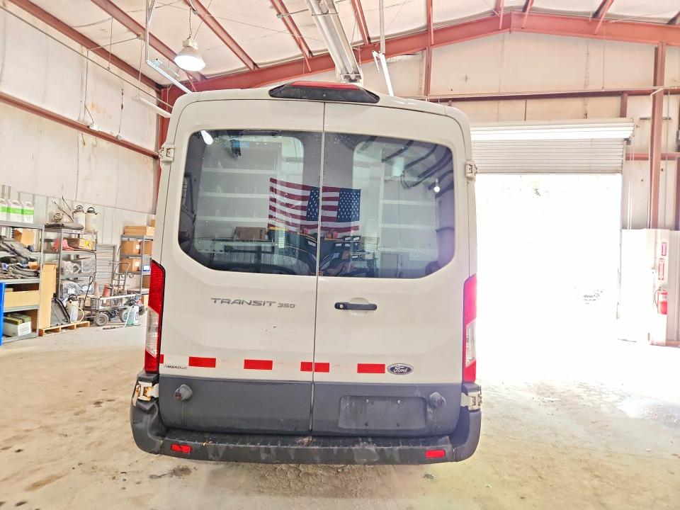 53460086 :رقم المزاد ، 1FTBW2CM2JKB30983 vin ، 2018 Ford Transit مزاد بيع