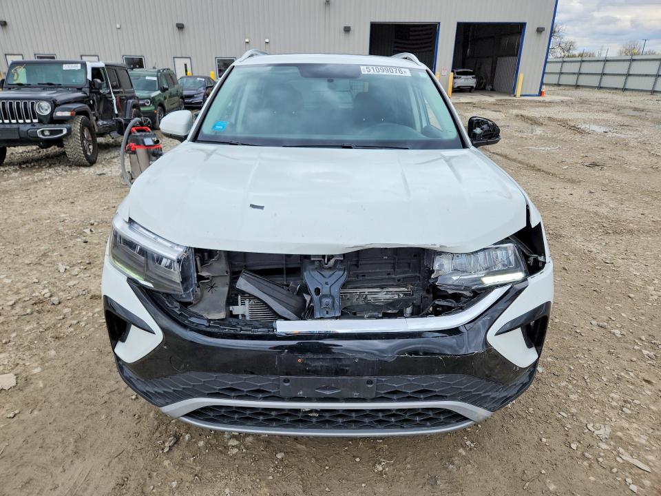51099076 :رقم المزاد ، 3VVLX7B28NM044818 vin ، 2022 Volkswagen Taos مزاد بيع