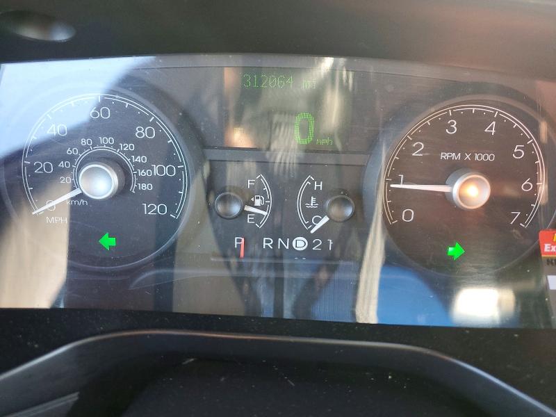 50200276 :رقم المزاد ، 2LNBL8EV5AX751161 vin ، 2010 Lincoln Town Car مزاد بيع