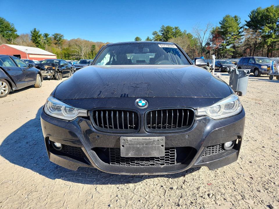 51719676 :رقم المزاد ، WBA8D9G38HNU64709 vin ، 2017 Bmw 330 مزاد بيع