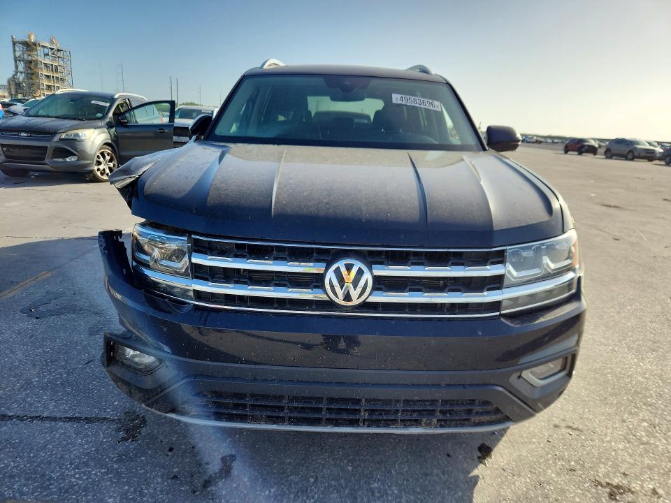 49583696 :رقم المزاد ، 1V2ER2CA8JC528783 vin ، 2018 Volkswagen Atlas مزاد بيع