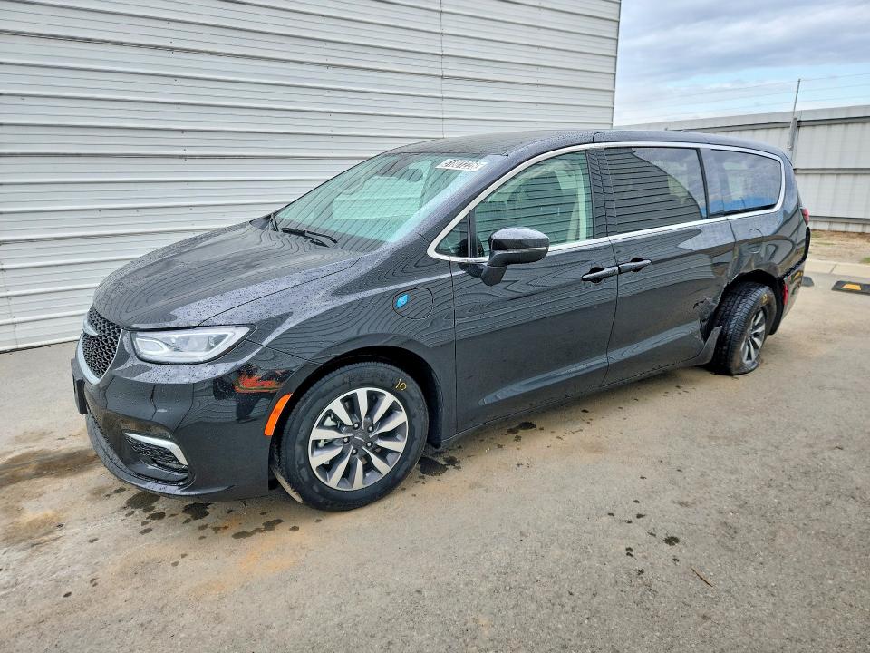 Продажа на аукционе авто 2023 Chrysler Pacifica, vin: 2C4RC1L77PR632510, номер лота: 51801226