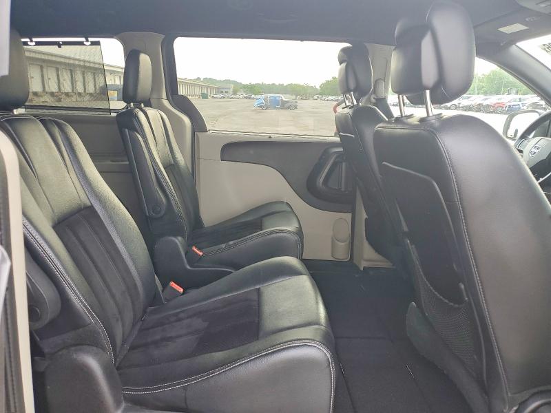 51242496 :رقم المزاد ، 2C4RDGCG8FR684744 vin ، 2015 Dodge Grand Caravan مزاد بيع