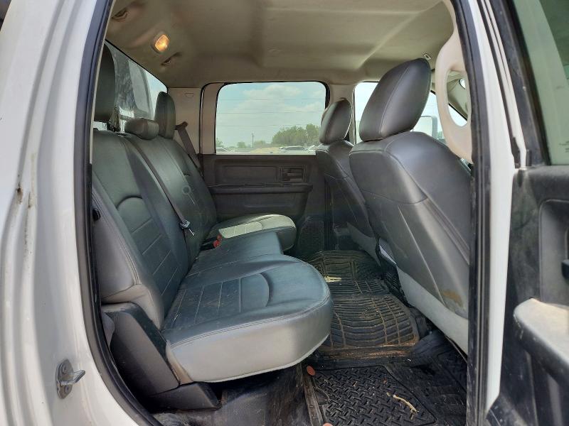 48309126 :رقم المزاد ، 3C6UR5HL1JG388444 vin ، 2018 Ram 2500 مزاد بيع