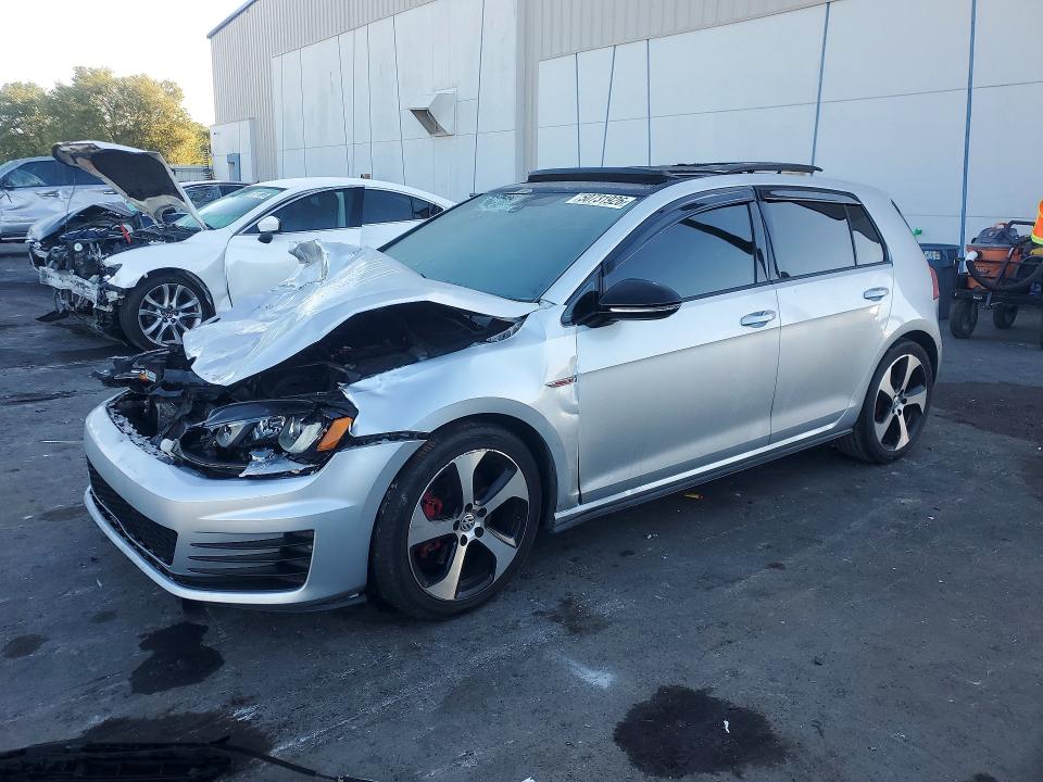 50731926 :رقم المزاد ، 3VW4T7AU9FM052765 vin ، 2015 Volkswagen Gti مزاد بيع