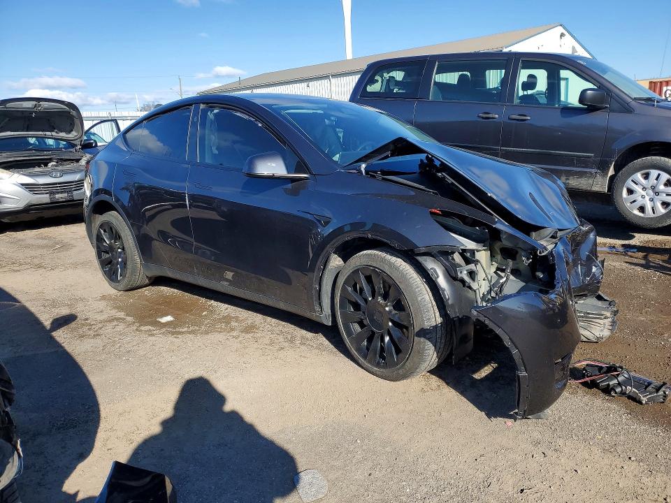 2024 Tesla Model Y მანქანა იყიდება აუქციონზე, vin: 7SAYGDEE3RF027141, აუქციონის ნომერი: 50283416