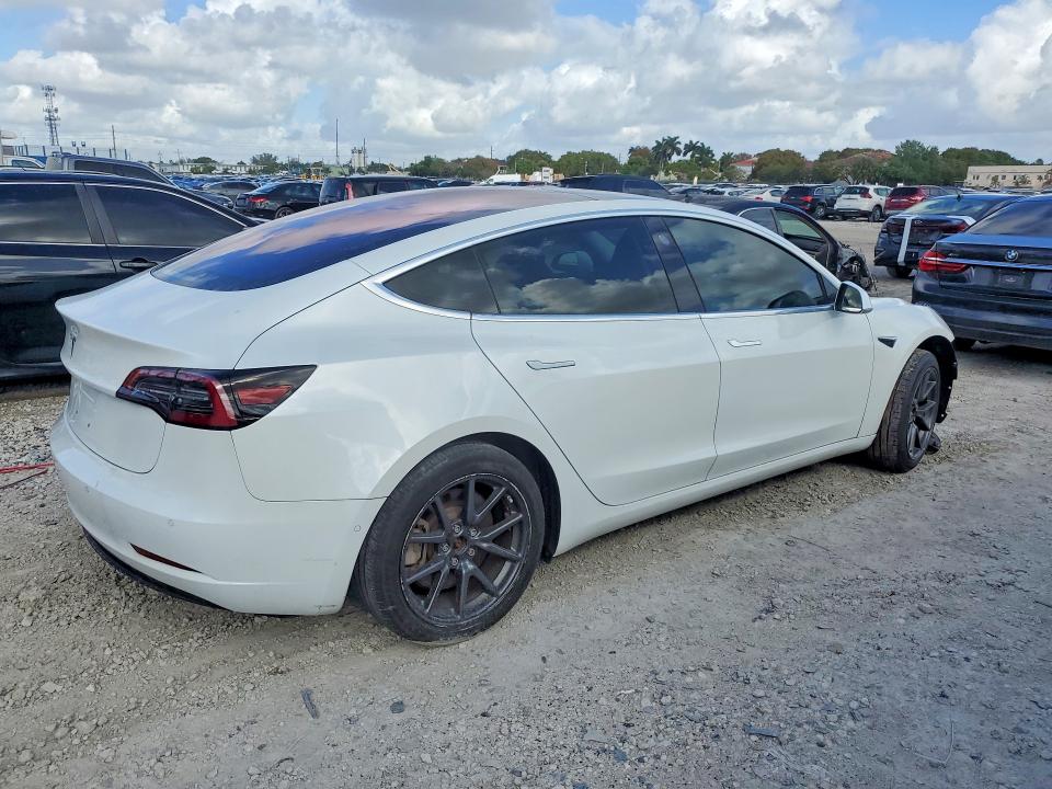 Продаж на аукціоні авто 2018 Tesla Model 3, vin: 5YJ3E1EA5JF023380, номер лоту: 48988296
