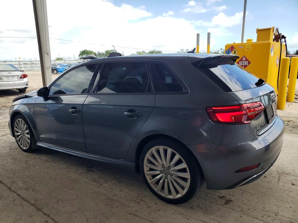 Продажа на аукционе авто 2017 Audi A3, vin: WAUUPBFF1HA103953, номер лота: 49406696