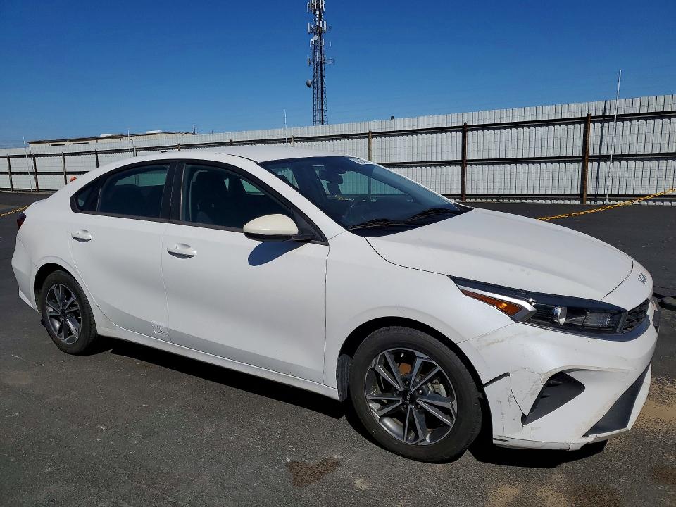 2022 Kia Forte მანქანა იყიდება აუქციონზე, vin: 3KPF24AD9NE452623, აუქციონის ნომერი: 48684926