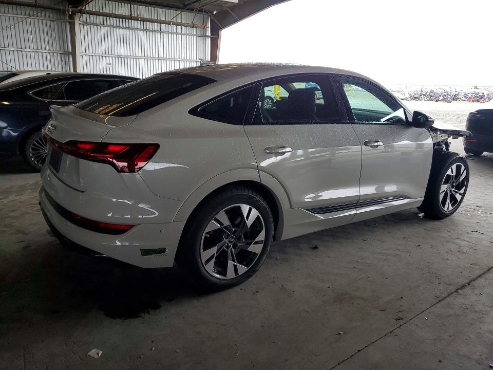 2022 Audi E-tron მანქანა იყიდება აუქციონზე, vin: WA11AAGE3NB034609, აუქციონის ნომერი: 48158106