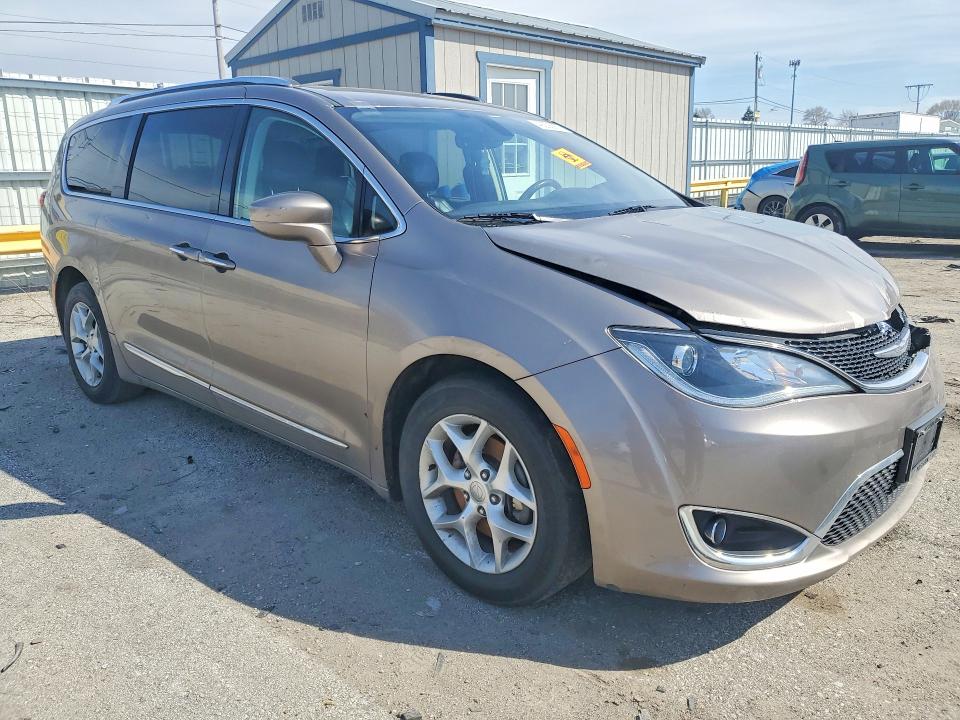 49255926 :رقم المزاد ، 2C4RC1EG3HR614293 vin ، 2017 Chrysler Pacifica مزاد بيع
