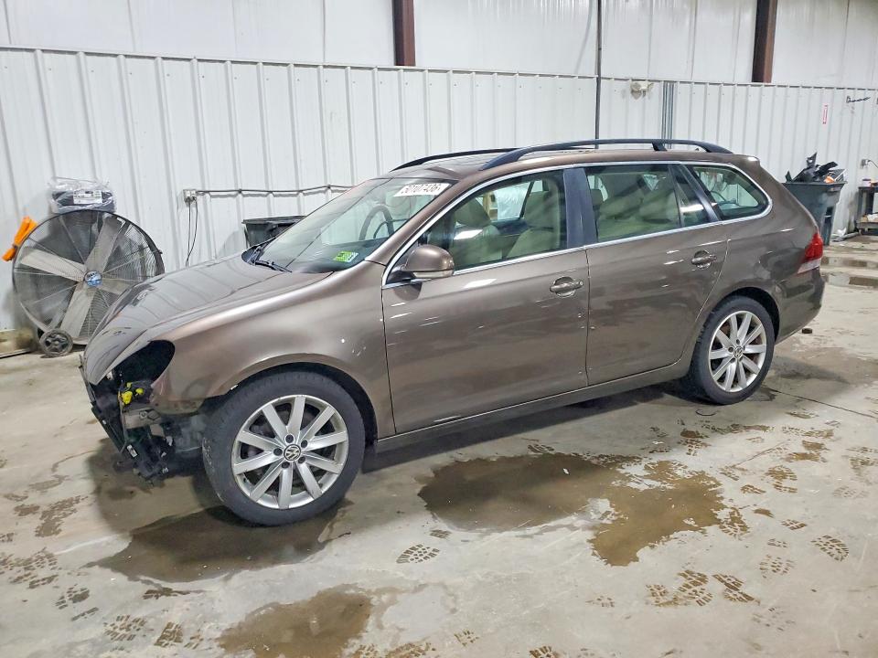 50107436 :رقم المزاد ، 3VWPP7AJ4EM627912 vin ، 2014 Volkswagen Jetta مزاد بيع